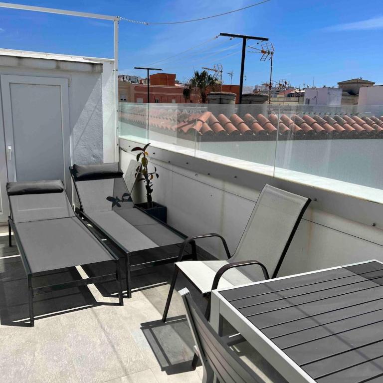 A duplex penthouse with a terrace and a parking space - Apartamento de 2 dormitorios con vistas al complejo - 12