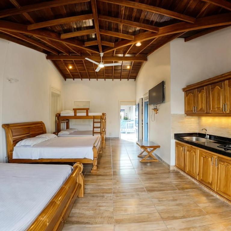 Finca Hotel Monte Carlo - Family Room - 5