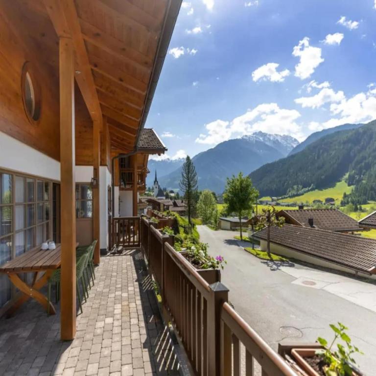 Authentic Mountain Retreat for 12 - Ferienhaus mit 5 Schlafzimmern - 3