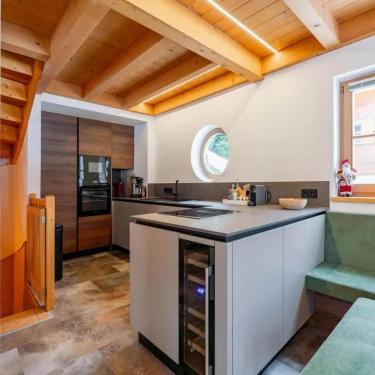 Comfortable Alpine Chalet for 12 - Maison de Vacances 5 Chambres - 16