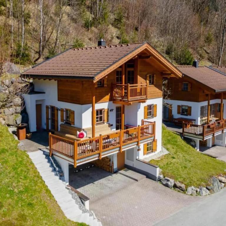 Comfortable Alpine Chalet for 12 - Maison de Vacances 5 Chambres - 1