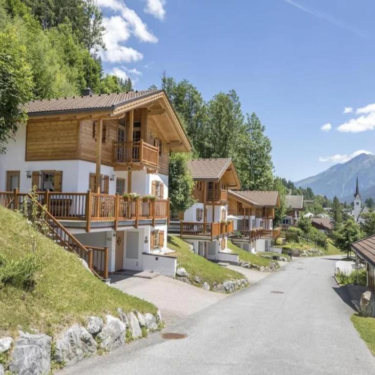Spacious Detached Chalet in Holiday Village - Maison de Vacances 5 Chambres - 6