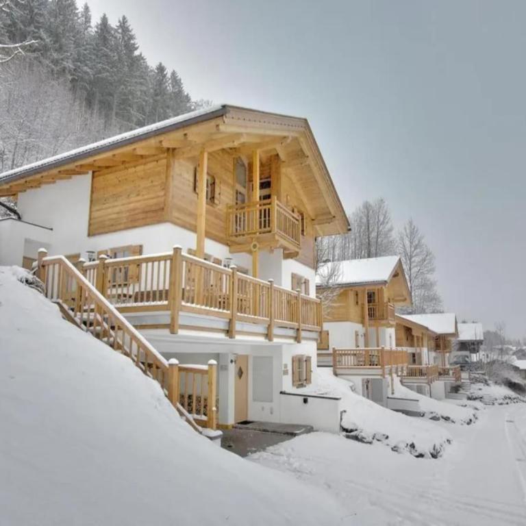 Spacious Detached Chalet in Holiday Village - Maison de Vacances 5 Chambres - 32