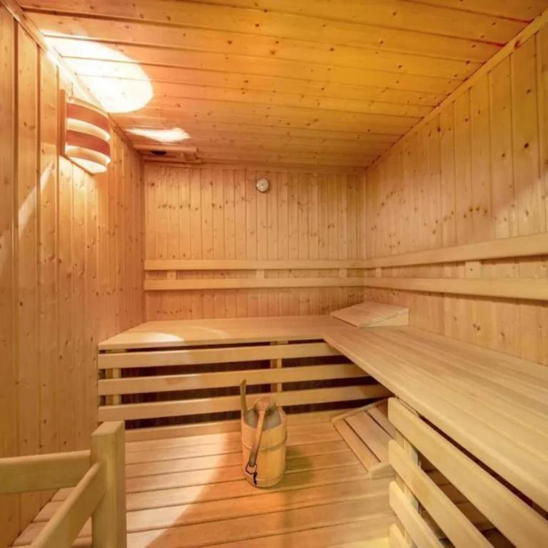 Spacious Detached Chalet in Holiday Village - Maison de Vacances 5 Chambres - 5