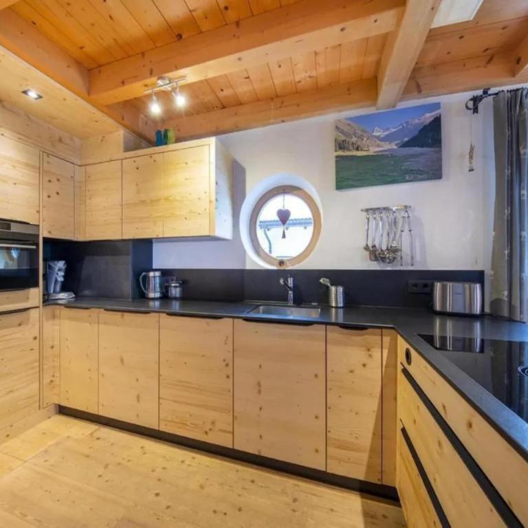 Spacious Detached Chalet in Holiday Village - Maison de Vacances 5 Chambres - 16