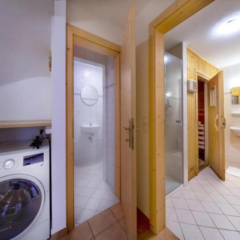 Spacious Detached Chalet in Holiday Village - Maison de Vacances 5 Chambres - 24