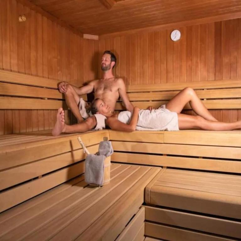 Stylish Ten-Person Alpine Chalet - Maison de Vacances 4 Chambres - 44