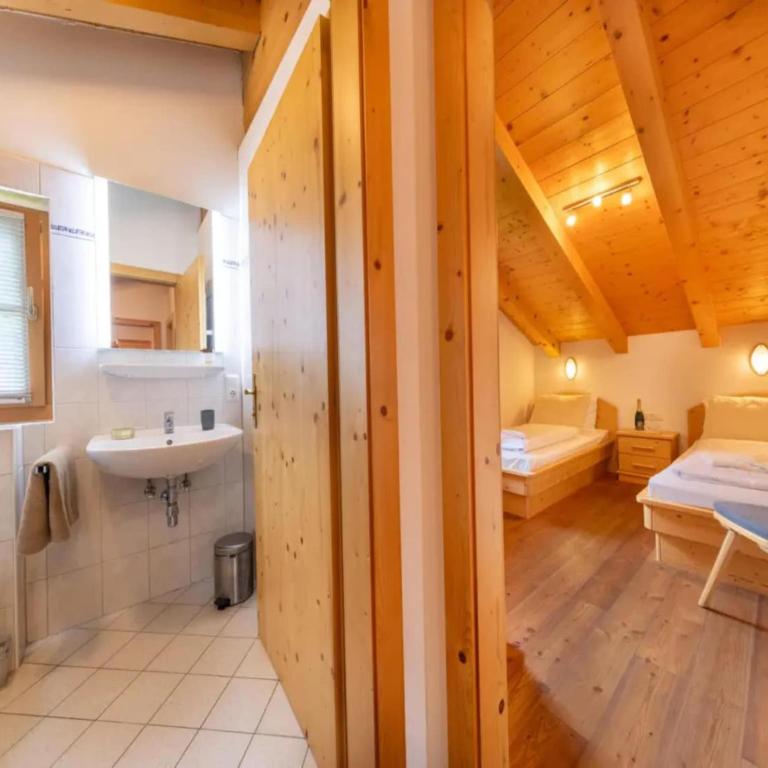 Stylish Ten-Person Alpine Chalet - Maison de Vacances 4 Chambres - 17
