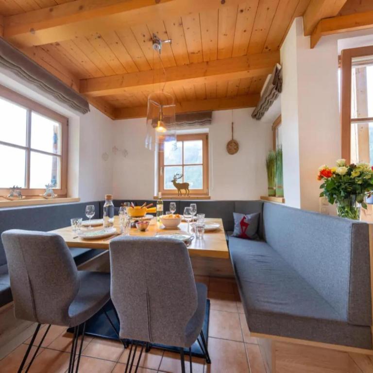 Stylish Ten-Person Alpine Chalet - Maison de Vacances 4 Chambres - 13