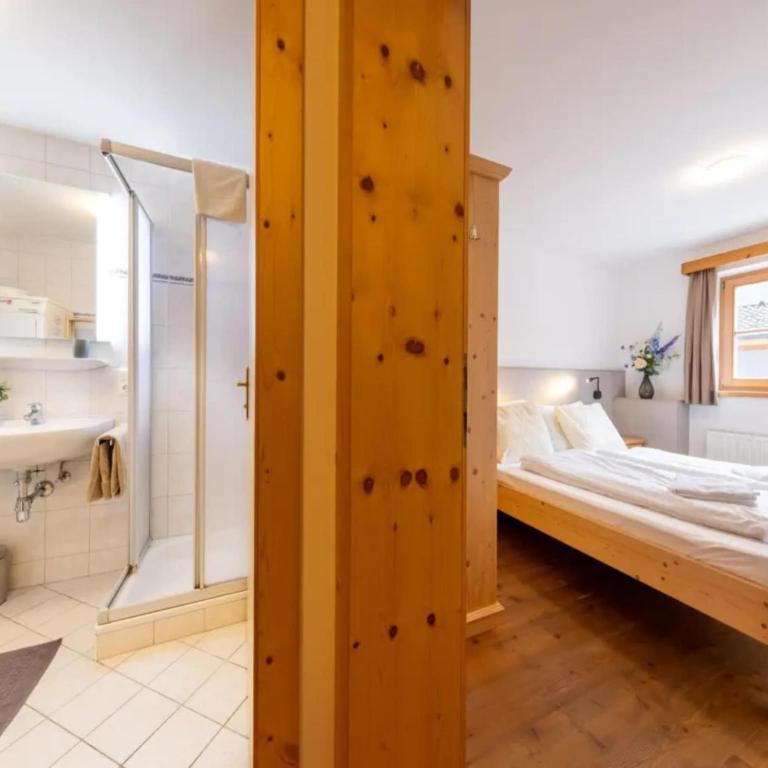 Stylish Ten-Person Alpine Chalet - Maison de Vacances 4 Chambres - 15