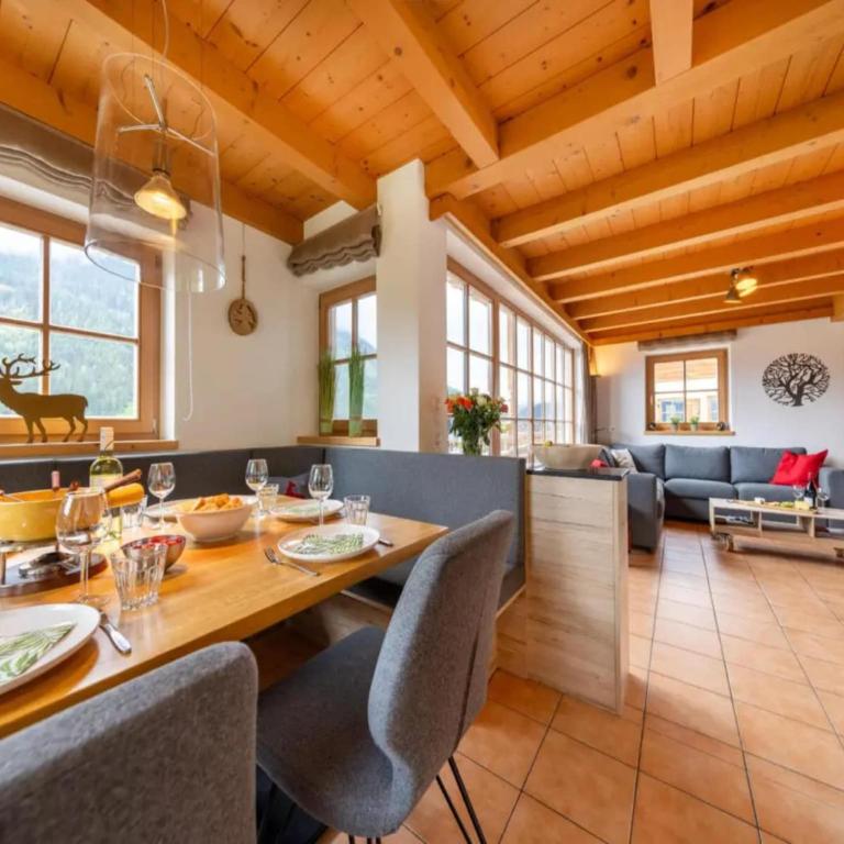 Stylish Ten-Person Alpine Chalet - Maison de Vacances 4 Chambres - 12
