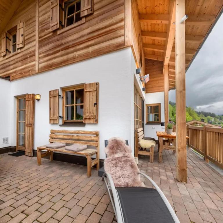Stylish Ten-Person Alpine Chalet - Maison de Vacances 4 Chambres - 28