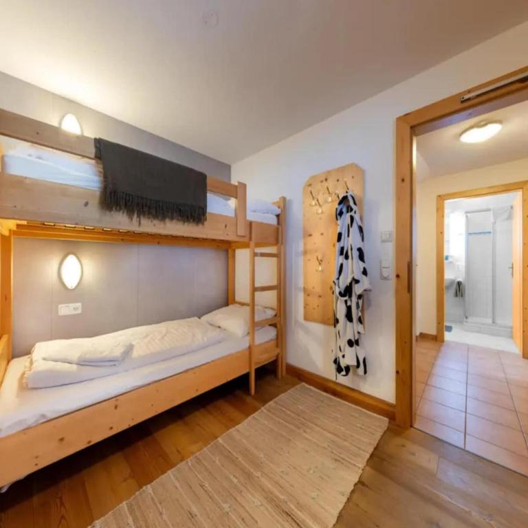 Stylish Ten-Person Alpine Chalet - Maison de Vacances 4 Chambres - 23