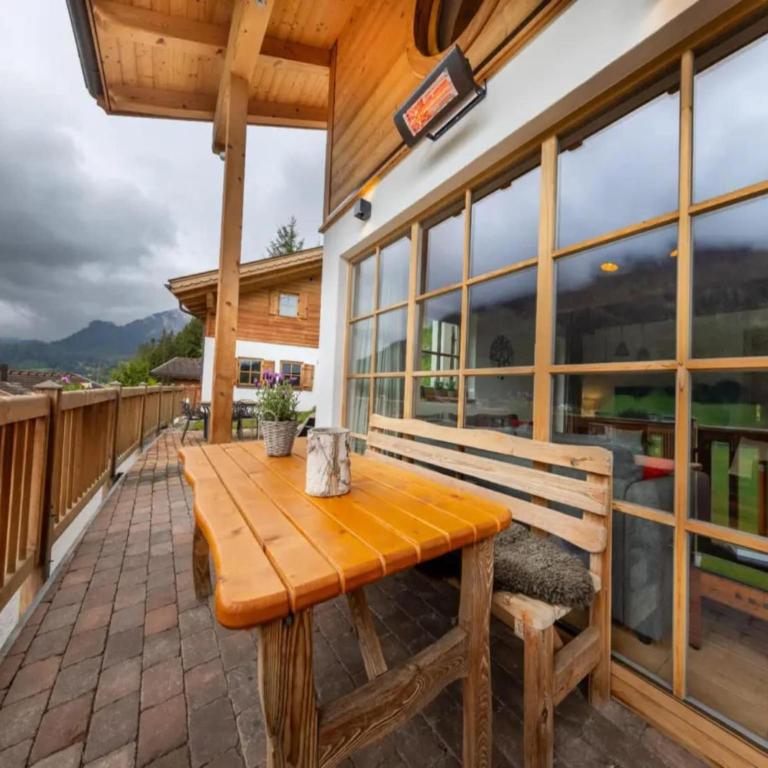 Stylish Ten-Person Alpine Chalet - Maison de Vacances 4 Chambres - 3