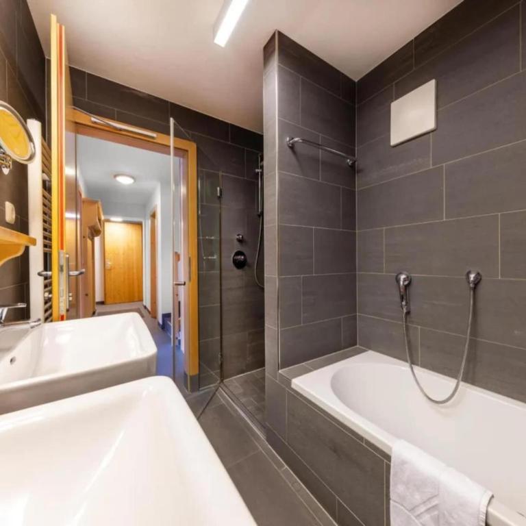 Schoneben Mountain Family Retreat - Maison de Vacances 4 Chambres - 23