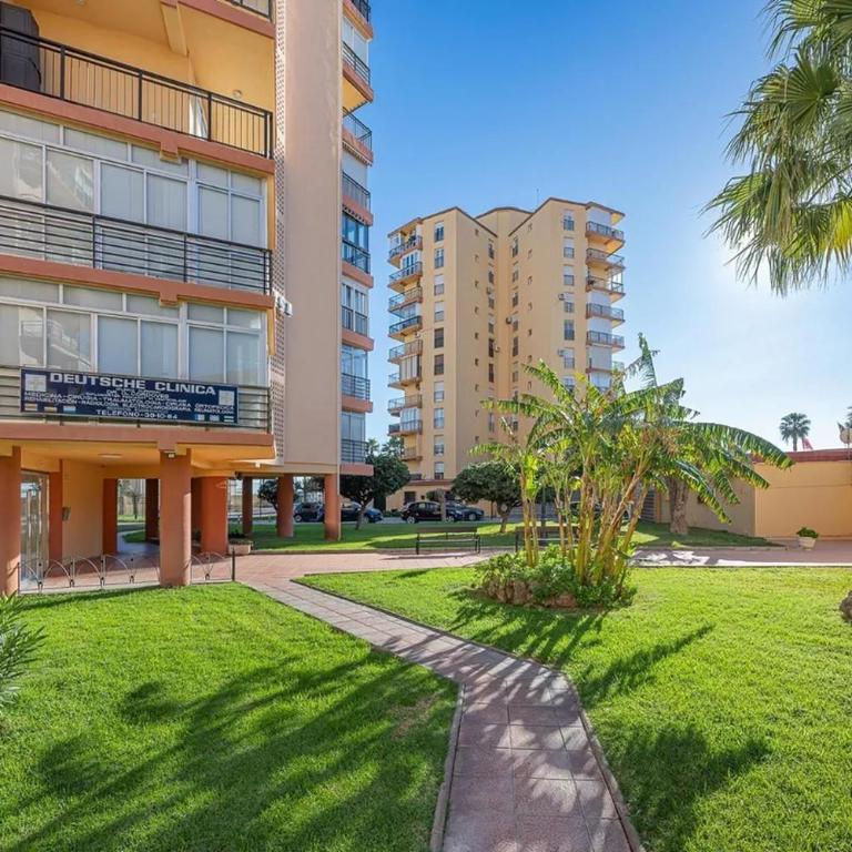 COPE - 2-Bedroom with Sea Views, Pool and Garden - AC, Lift, Playamar - Apartment - 27