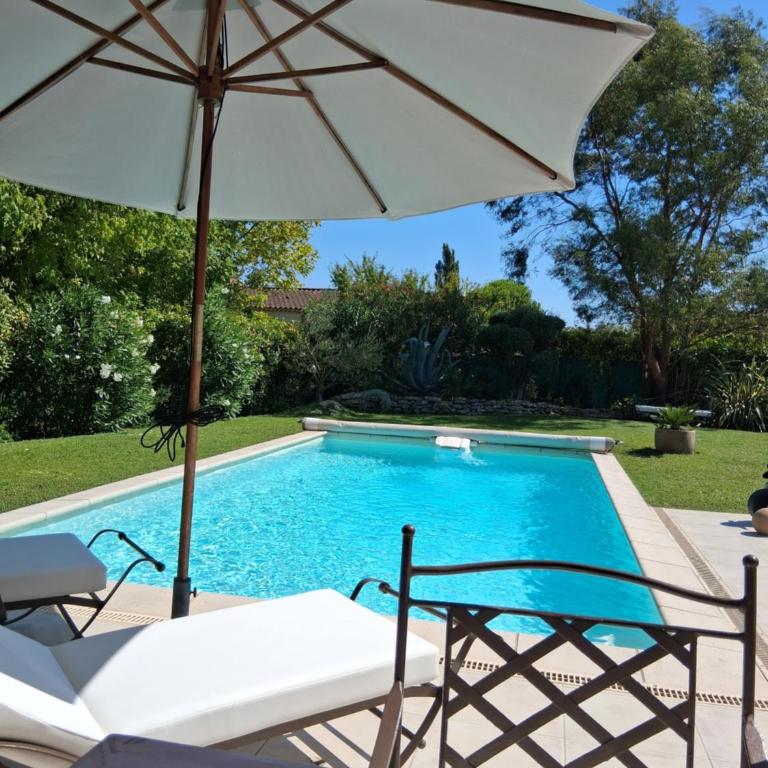 AAD maison de vacances avec piscine - Villa 3 Chambres - 7