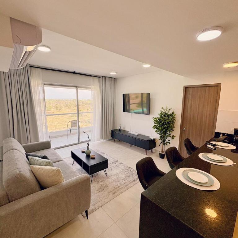 Amplio apartamento con piscina en Serena del Mar - Two-Bedroom Apartment - 4