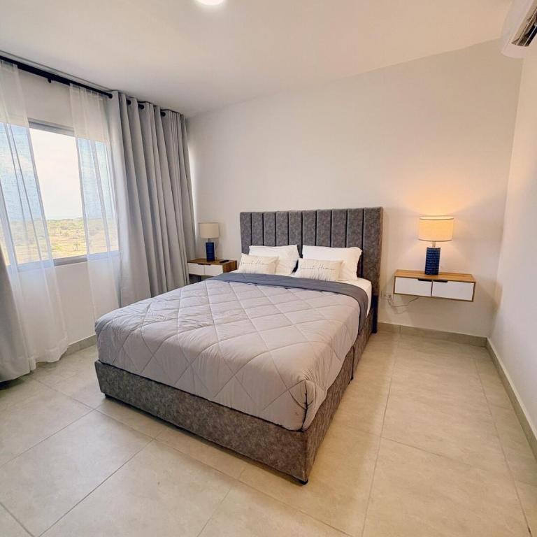 Amplio apartamento con piscina en Serena del Mar - Two-Bedroom Apartment - 12
