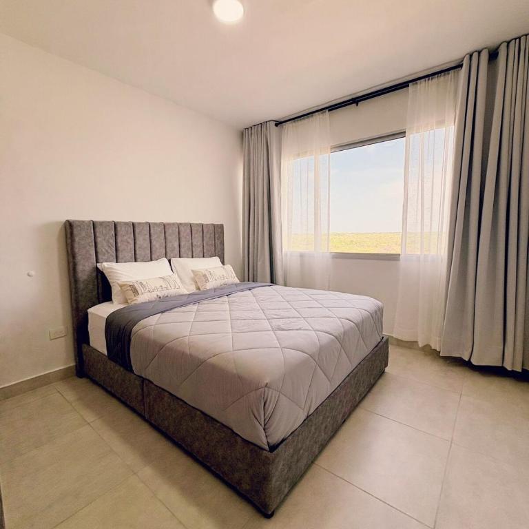 Amplio apartamento con piscina en Serena del Mar - Two-Bedroom Apartment - 20