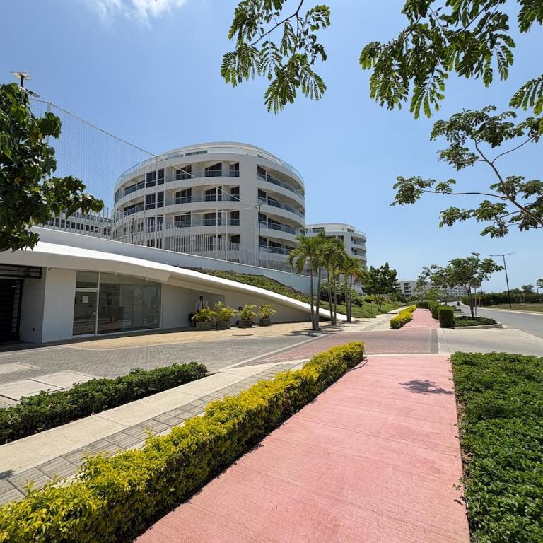Amplio apartamento con piscina en Serena del Mar - Two-Bedroom Apartment - 24