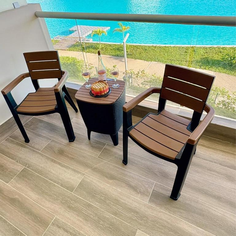 Vista Espectacular a la Laguna, Bahía Kristal - One-Bedroom Apartment - 3