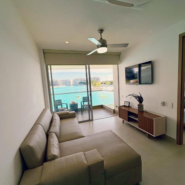 Vista Espectacular a la Laguna, Bahía Kristal - One-Bedroom Apartment - 4