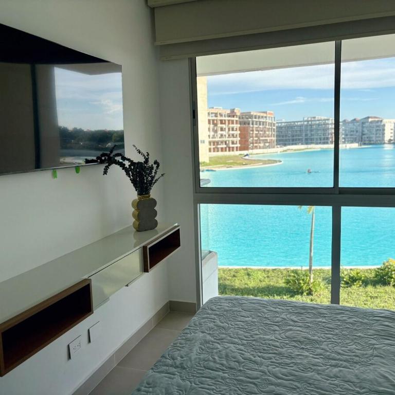 Vista Espectacular a la Laguna, Bahía Kristal - One-Bedroom Apartment - 9