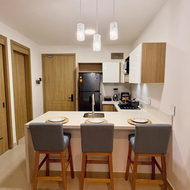Vista Espectacular a la Laguna, Bahía Kristal - One-Bedroom Apartment - 13