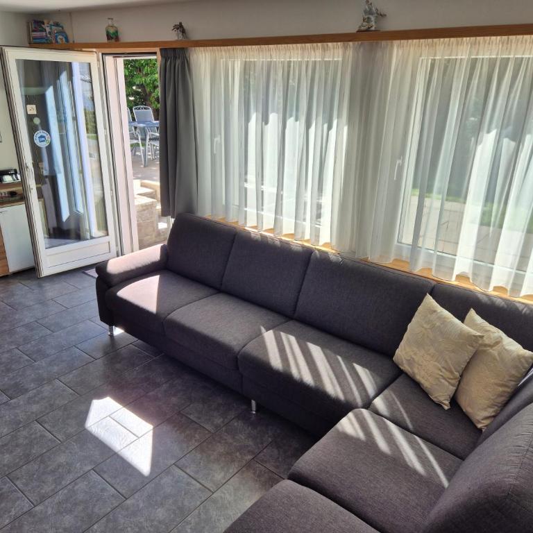 Chasa Aquileia Engadin Scuol - Bergblick, 6 Pers, zentral, Terrasse, Gratisparken - Apartment mit Blick auf die Berge - 11