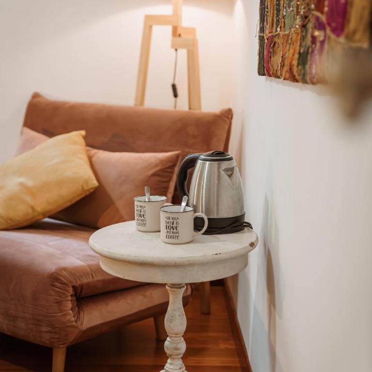 Campani Rooms - Termini Train Station & Wi-Fi - Camera Tripla con Bagno Privato Esterno - 2