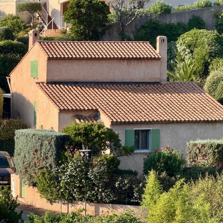 Villa provençale avec piscine , plage à pied - Maison de Vacances - 2