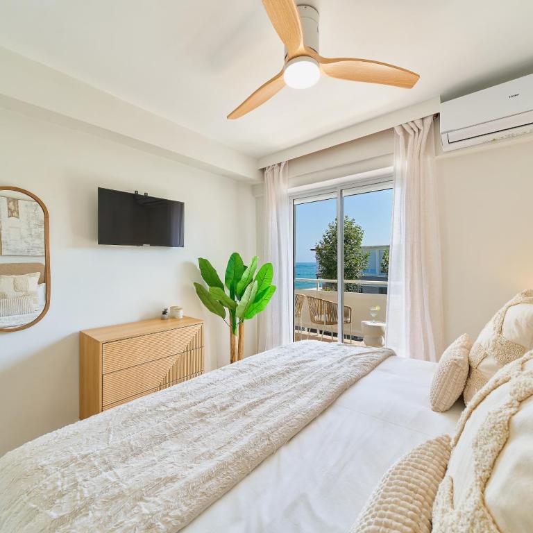 Seaside Townhouse La Cala de Mijas, 4 Bedrooms, 4 Bathrooms, Sleeps 8, Terrace, BBQ, WiFi - Casa de 4 dormitorios - 2