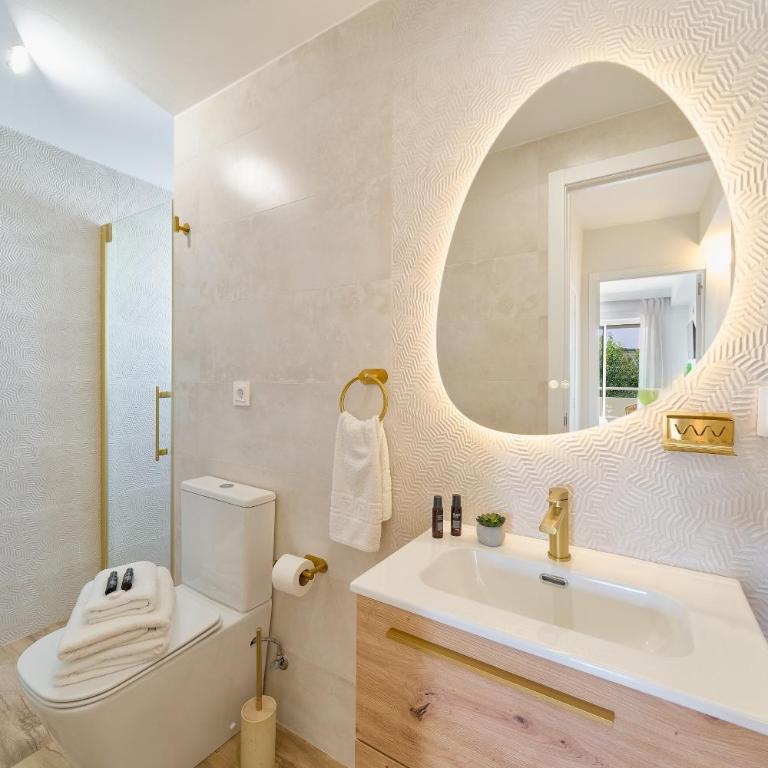 Seaside Townhouse La Cala de Mijas, 4 Bedrooms, 4 Bathrooms, Sleeps 8, Terrace, BBQ, WiFi - Casa de 4 dormitorios - 32