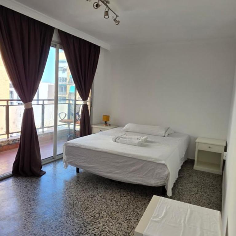 HABITACIÓN PRIVADA SUPER GRANDE CON BALCON GRANDE EN EL CENTRO DE MALAGA LA MEJOR ZONA JUSTO ENFRENTE DELA ESTACION DE TREN a - Doppelzimmer - 10