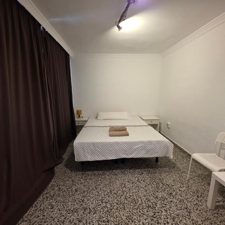 HABITACIÓN PRIVADA SUPER GRANDE CON BALCON GRANDE EN EL CENTRO DE MALAGA LA MEJOR ZONA JUSTO ENFRENTE DELA ESTACION DE TREN a - Doppelzimmer - 15