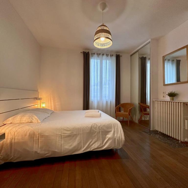 ARAGO1 - Appartement Tours centre sur jardin - One-Bedroom Apartment - 7