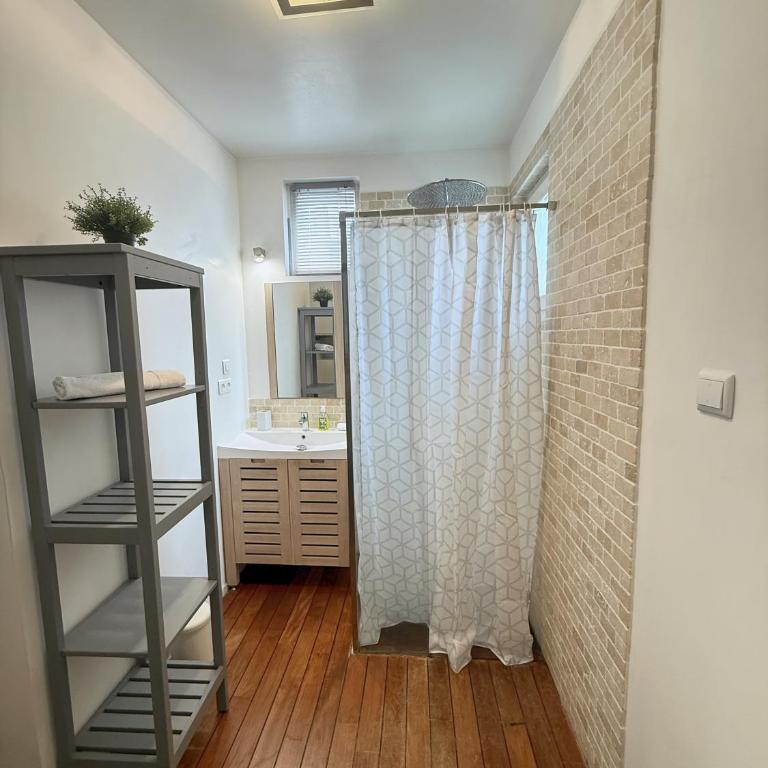 ARAGO1 - Appartement Tours centre sur jardin - One-Bedroom Apartment - 8