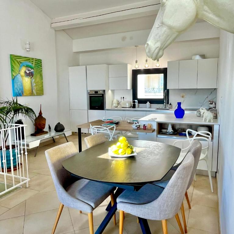 Duplex de 95 m2 sur le port, 17m2 de terrasse,parking - Appartamento con 2 Camere da Letto - 4