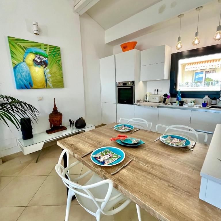 Duplex de 95 m2 sur le port, 17m2 de terrasse,parking - Appartamento con 2 Camere da Letto - 16