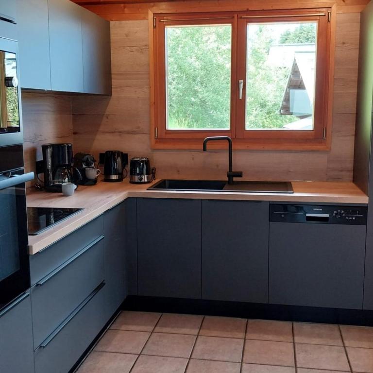 Chalet spacieux avec Wi-Fi et parking, animaux admis - FR-1-671-324 - Chalet - 34