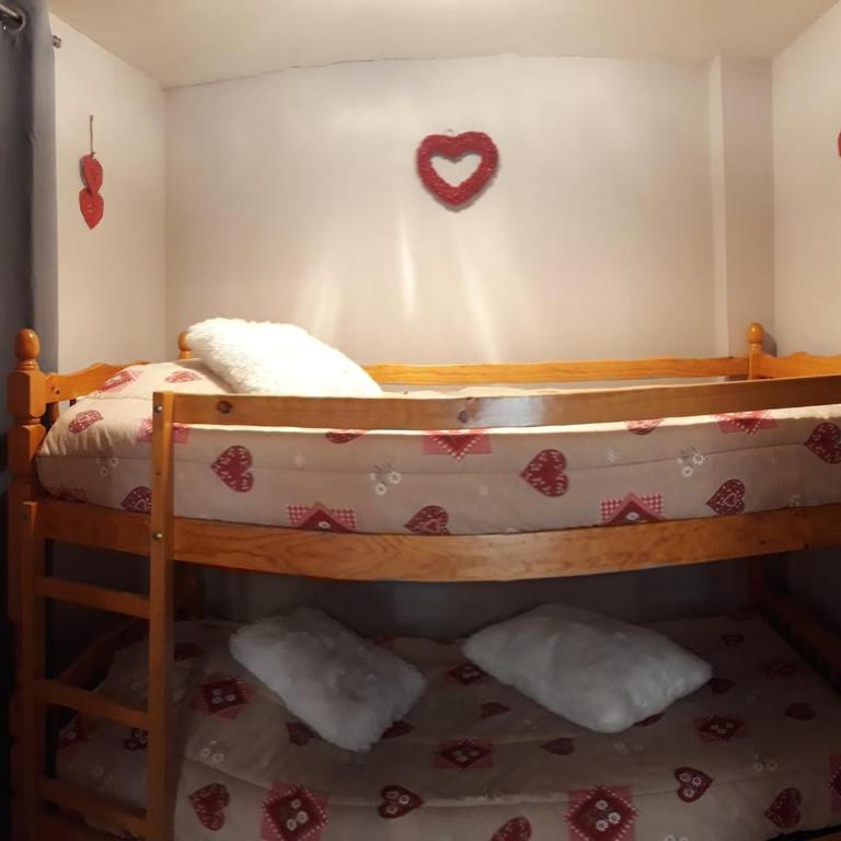 Chalet Le Belledonne - Two-Bedroom Apartment - 11