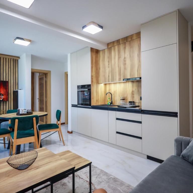 Golden Residence Zlatibor - Three-Bedroom Apartment - 2