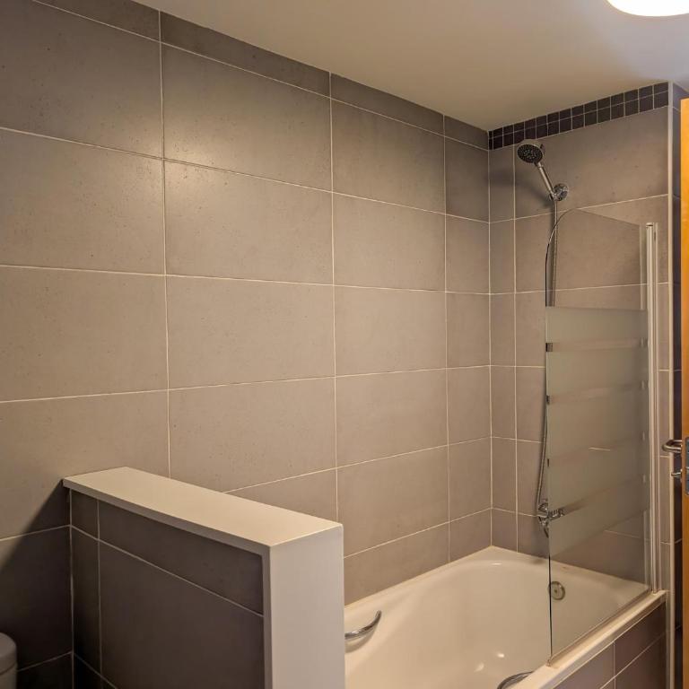 Casa Sur: Spacious & stylish 4BR by the sea - Maison 4 Chambres - 36