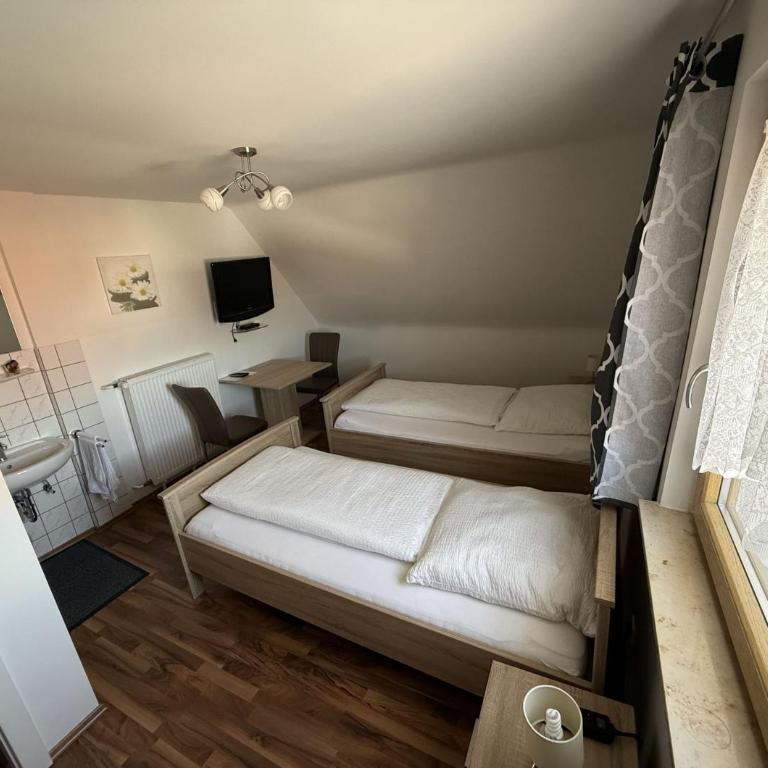 Gästehaus - Lindengarten - Doppelzimmer mit Gemeinschaftsbad - 4