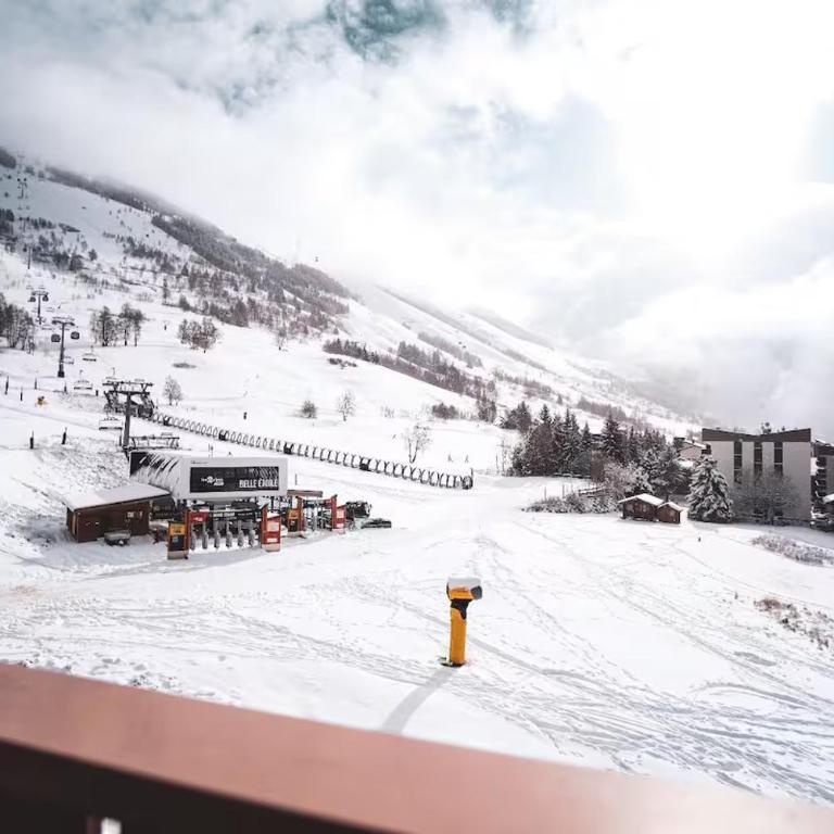 Studio Premium pied piste Belle ETOILE, Parking INCLUS - Studio with Mountain View - 2