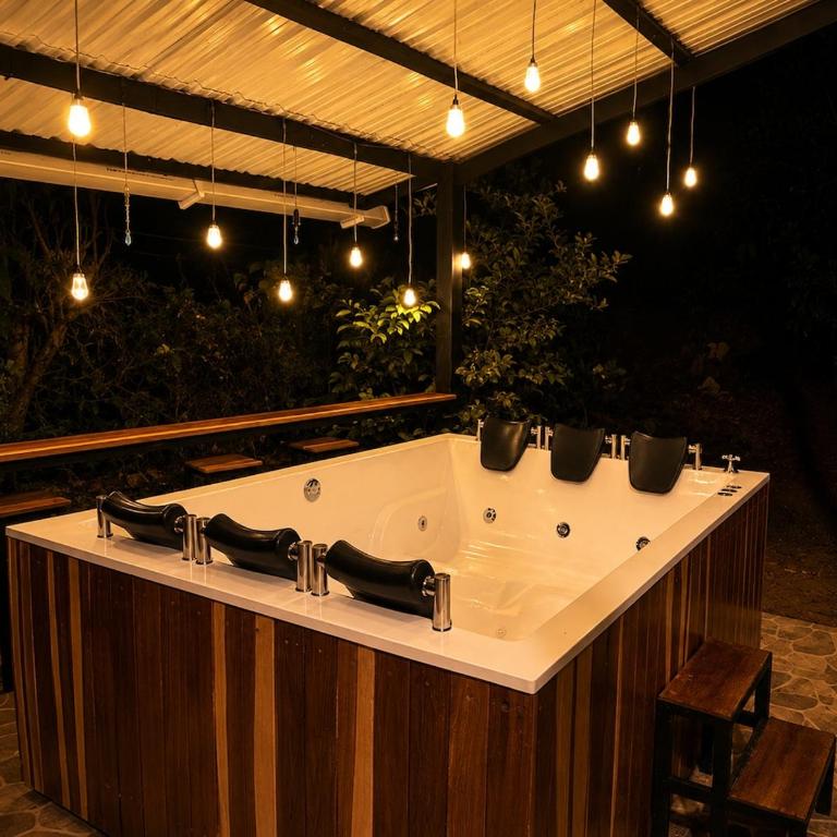 Casa Colina Glamping Con Jacuzzi Copacabana - Villa de 1 dormitorio - 1