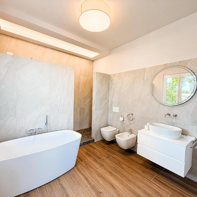 Villa Incanto 4BR Villa with Private Pool & Garden 500m from Lake Garda - Villa con Piscina Privata - 30