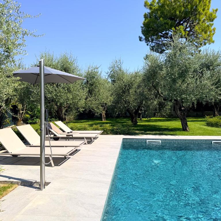 Villa Incanto 4BR Villa with Private Pool & Garden 500m from Lake Garda - Villa con Piscina Privata - 4