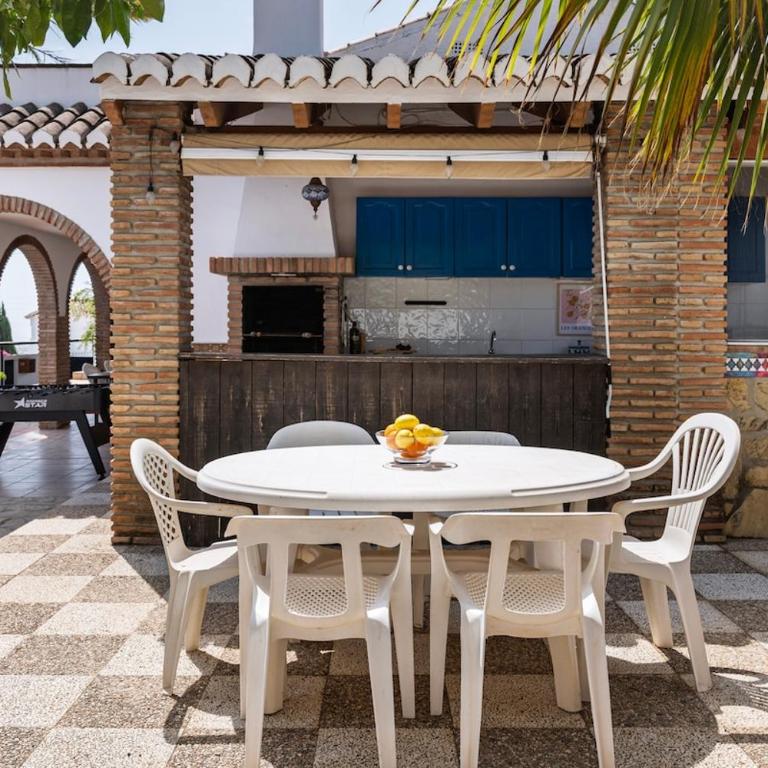 Villa Nerja with Pool, BBQ, Games & Fireplace - Villa de 3 dormitorios - 29